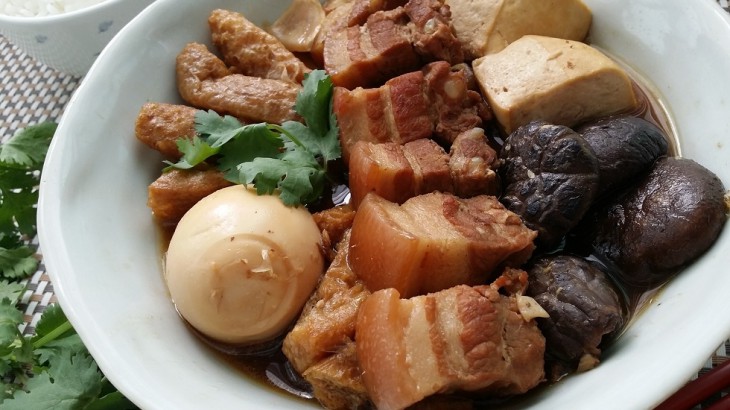 Tau Yew Bak Recipe (Braised Pork Belly In Soy Sauce)