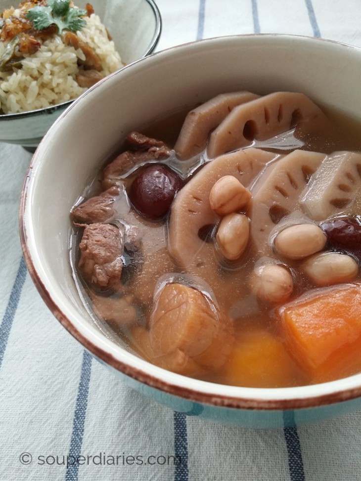 Lotus Root and Pork Soup (蓮藕汤) - Wok and Kin