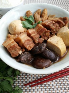 braised pork belly in soy sauce