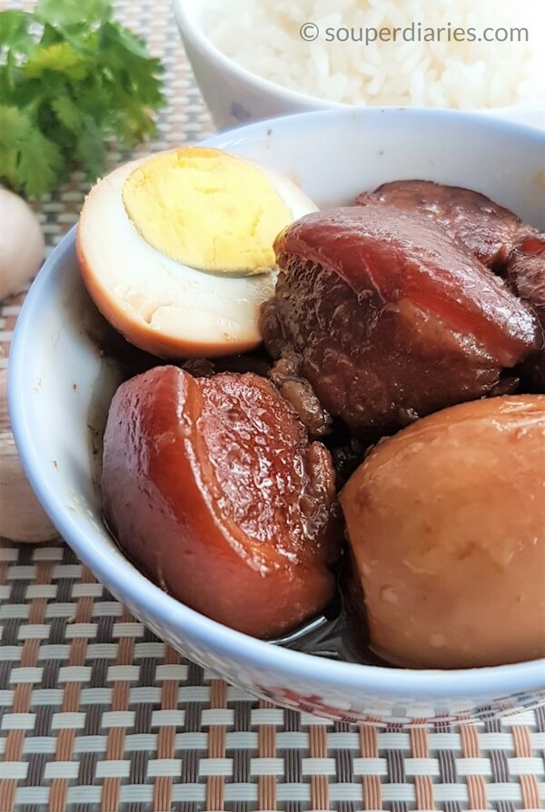 Tau Yew Bak Recipe (Braised Pork Belly in Soy Sauce)