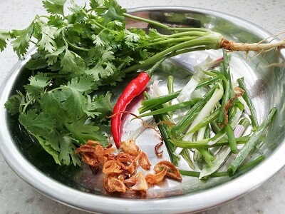 garnishing for steamed fish