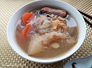 Shark fin melon soup