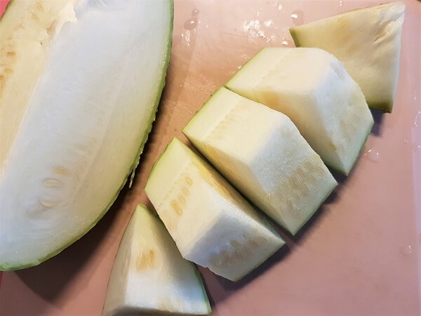 Sliced shark fin melon