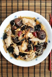 steamed chicken with black fungus