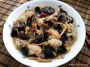 steamed chicken with black fungus
