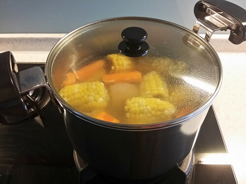 cooking-sweet-corn-soup