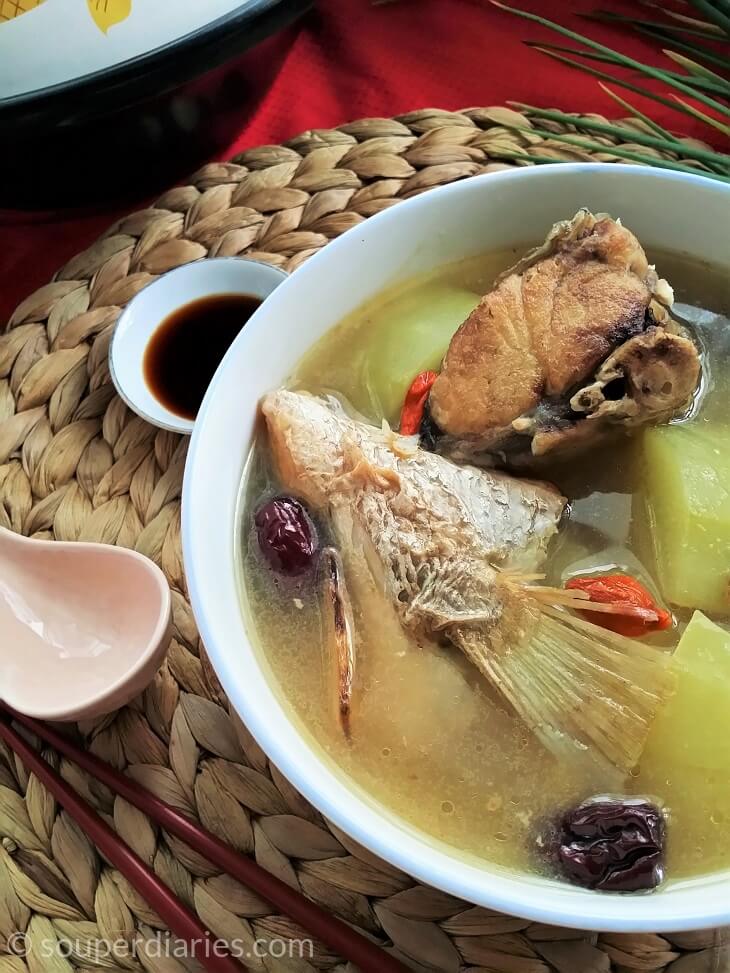 Green Papaya Fish Soup Recipe (青木瓜鱼汤) - Souper Diaries