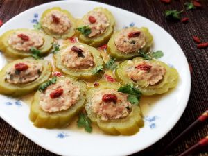 steamed bitter gourd stuffed with minced pork