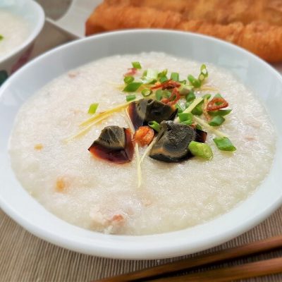Congee with Century Egg and Pork (皮蛋瘦肉粥）