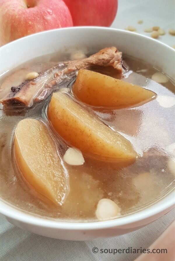 https://souperdiaries.com/wp-content/uploads/2016/12/Apple-Pork-Ribs-Soup-Recipe.jpg