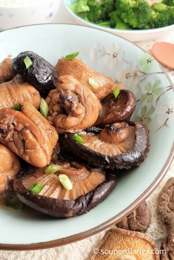 Chinese Braised Chicken With Mushrooms