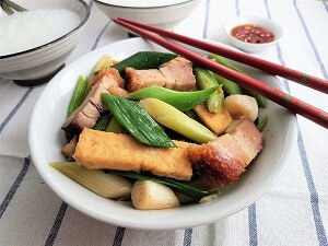 Stir fried leeks with roast pork