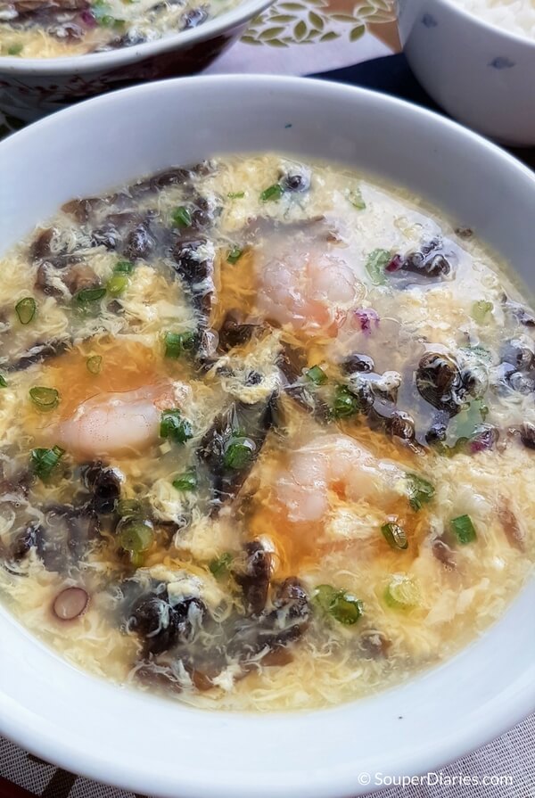 Simple egg drop soup recipe with seaweed