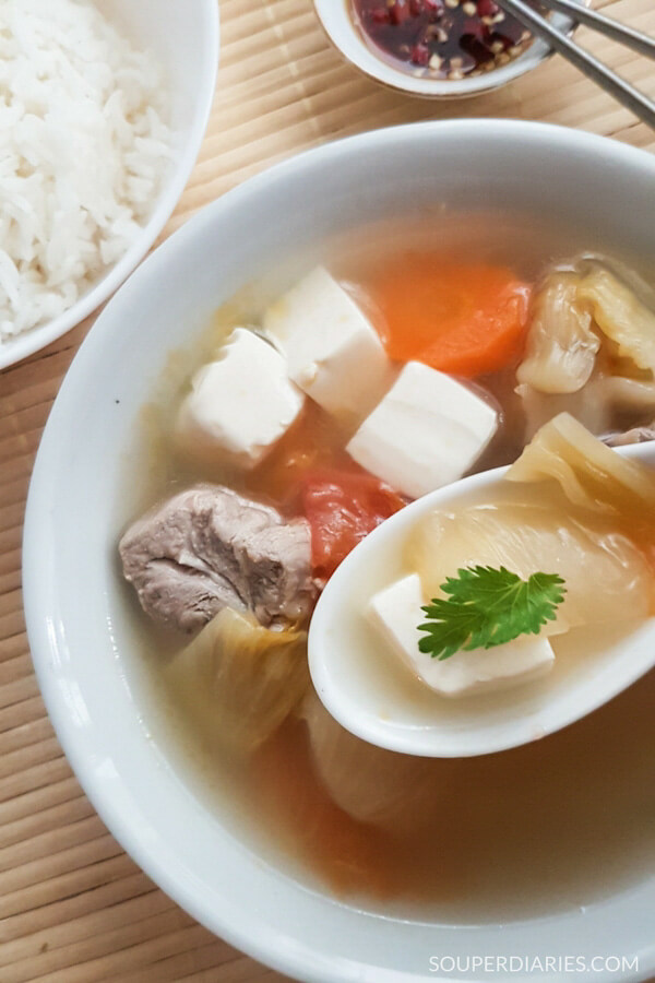 Salted vegetable tofu soup