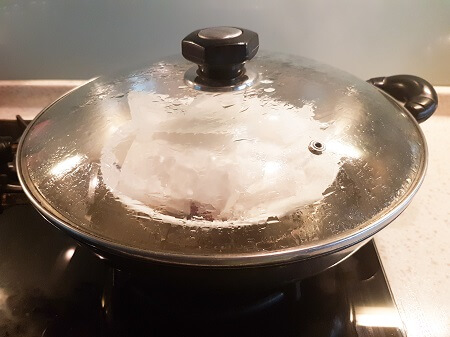 Steamed chicken with Chinese herbs