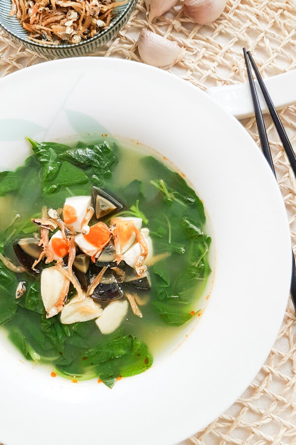 Chinese spinach soup with salted egg