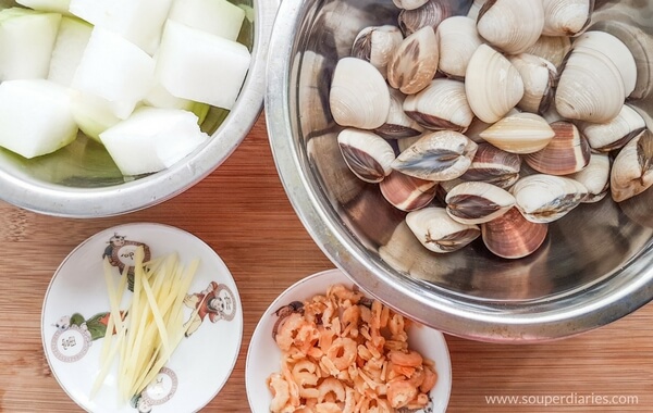 Winter melon clam soup